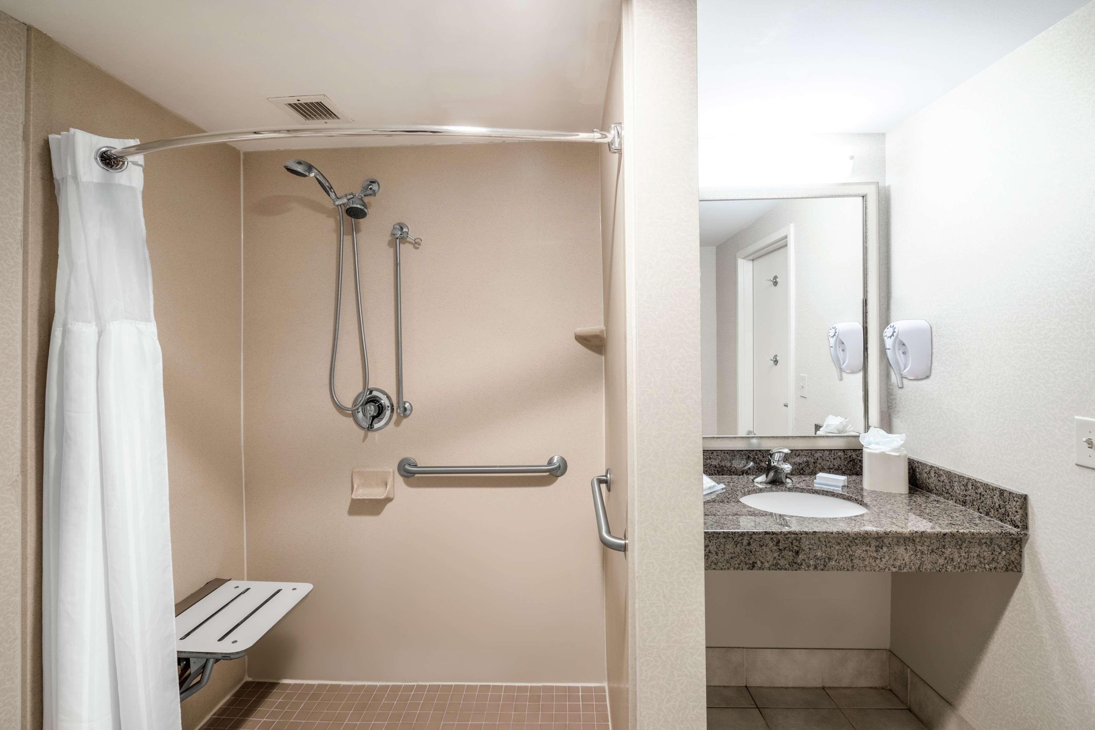 Hilton Garden Inn Richmond Airport Sandston Exterior photo